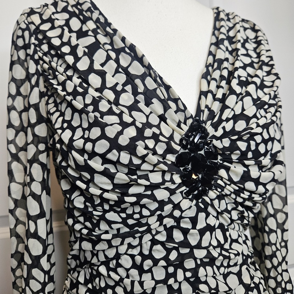 Tadashi Shoji Abstract Print Evening Top Size Small Gemstone Embellishment